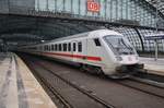 IC2011 von Berlin Ostbahnhof nach Stuttgart Hauptbahnhof fährt am 12.2.2017 in Berlin Hauptbahnhof ein.