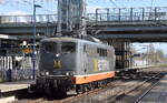Hector Rail GmbH, Bochum mit  162.002  Name:  Lang  (NVR:  91 80 6 151 070-0 D-HCTOR ) am 06.04.23 Durchfahrt Bahnhof Berlin Hohenschönhausen.