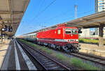 Zwei Sonderz�ge zur Hanse Sail in einem: Im Bahnhof Berlin-Lichtenberg auf Gleis 21 haben sich die Z�ge aus Leipzig und Cottbus vereinigt und fahren nun gemeinsam nach Warnem�nde. 143 005-7 (243 005-6) zieht, 155 273-6 (250 273-0) schiebt.
Ein Vergn�gen, durch einen 14-Wagen-Zug zu laufen!

🧰 Traditionsgemeinschaft Bw Halle P e.V. | Lausitzer Dampflok Club e.V. (LDC)
🚝 DZ 28968 Leipzig Hbf–Warnem�nde | LDC 28991 Cottbus Hbf–Warnem�nde
🕓 9.8.2025 | 8:38 Uhr