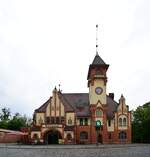 Blick auf das 1901 bis 1902 erbaute Empfangsgebäude von Berlin Nikolassee.