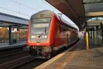 Hier ein RE2 von Rathenow nach Cottbus, bei der Einfahrt am 29.10.2011 in Berlin Ostbahnhof.