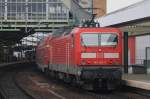 Hier 143 251-7 mit einer RB14 (RB18919) von Nauen nach Berlin Schönefeld Flughafen, bei der Einfahrt am 18.5.2013 in Berlin Ostbahnhof.