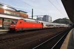 Hier 101 074-3 und 101 122-0 mit IC144 von Berlin Ostbahnhof nach Amsterdam Centraal, bei der Ausfahrt am 4.1.2014 aus Berlin Ostbahnhof.