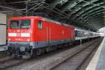 Hier 112 152-4 mit einem Kreuzfahrersonderzug von Warnemünde nach Berlin Ostbahnhof, dieser Zug stand am 28.6.2014 in Berlin Ostbahnhof.