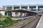 BERLIN, 26.05.2012, S-Bahnhof Ostkreuz: Blick von Bahnsteig E auf Bahnsteig D und den neu errichteten Ringbahnsteig mit Halle