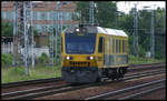 Das Ultraschall Schienen Messfahrzeug Sperry 200 von Railinternational erreicht hier aus Süden kommend am 30.5.2007 den Bahnhof Berlin Schönefeld.