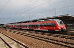 Hier 442 134-3 und 442 129-3 als RB22 (RB28819) von Berlin Schönefeld Flughafen nach Berlin Friedrichstraße, bei der Ausfahrt am 28.6.2013 aus Berlin Schönefeld Flughafen.