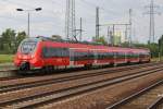 Hier 442 825-6 als RB14 (RB18570) von Senftenberg nach Berlin Schönefeld Flughafen, bei der Einfahrt am 28.6.2013 in Berlin Schönefeld Flughafen.