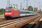 Hier 101 131-1 mit EC177 von Berlin Hbf. nach Bratislava hl.st., bei der Durchfahrt am 27.7.2013 durch Berlin Schnefeld Flughafen, in Richtung Genshagener Heide. 