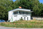 Blick auf das Stellwerk in Schönfließ.