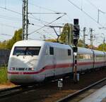 401 070 erreicht den Bahnhof Berlin=Spandau aus Richtung Westen, 08.10.18