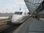 Hier 401 006-2  Itzehoe  als ein ICE12 von Berlin Ostbahnhof nach Basel SBB, bei der Einfahrt am 1.4.2010 in Berlin Spandau.