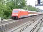 Bahnhof Berlin/Zoo: aufgenommen am Ende Juli 2004, DB 101 091-7 mit einem CD-Intercity bei der Durchfahrt, fotografiert von Tobias K.