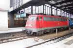 Hier steht die 115 332-9 mit einem D-Zug aus Kiev Pass in Berlin Zoologischen Garten am 04.02.2010