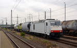 285 107 holte am 24.06.18 die in Rackwitz über den Prellbock gefahrene 275 821 der RBB ab. Hier trifft sie mit ihrer Überführung in Bitterfeld ein.