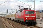 120 502 zieht am 02.03.10 einen Messzug in den Bahnhof Bitterfeld.