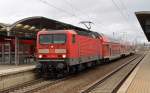 143 559 hielt am 15.12.11 mit einer RB Wittenberg - Leipzig im Bahnhof Bitterfeld; der Wagenpark war ungewohnt modern.