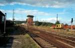 27.08.2007 Blankenburg (Harz) am Fue der Rbelandbahn. Die Gleise sehen zwar noch befahren aus aber trotzdem ist gegen 16.00 Uhr das betriebliche Aufkommen gleich Null. Aber das sind auch nicht die Bilder, welche potentielle Bahnaktionre sehen wollen.