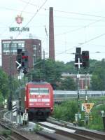 Ein IC, gezogen von 101 114, kurz vor der Einfahrt in den Bochumer Hauptbahnhof am 23.06.2008. Im Hintergrund ist die Moritz Fiege Brauerei zu sehen!