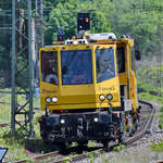 Das Gleisarbeitsfahrzeug 99 80 9150 001-2 war Mitte Mai 2020 in Bochum-Langendreer anzutreffen.