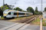 VT 6.02 kurz hinter dem Bahnbergang am Bahnhof Boisheim, der Vierteilerist auf dem Weg nach Venlo.25.7.2011