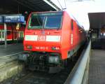 Die Br 146 die gerade in Bonner Hbf eingefahren ist.
Sie zieht einen Doppelstockwagenzug.
Aufgenommen am 20.10.09.