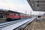 111 073-3 mit dem RE60 (RE 4843) von Rheine nach Braunschweig Hbf, bei der Einfahrt in den Braunschweiger Hbf. Zum Fahrplanwechsel 2015 wird die Westfalenbahn diese Leistung bernehmen. Die Westfalenbahn wollen dazu sechsteilige Doppelstock-Elektrotriebzge (Stadler KISS) verwenden, wenn Stadler und das Eisenbahnbundesamt da natrlich mit spielen sehe ODEG-KISS. 15.03.2013