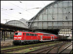 DB 111133 fährt am 6.12.2006 aus dem Bremer Hauptbahnhof in Richtung Vegesack aus.
