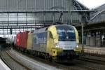 ES 64 U2-018 bei der Durchfahrt in Bremen 11.3.2011