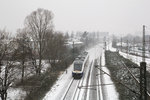 Durch das Schneetreiben kämpft sich Erixx 648 484 in Bremen-Sebaldsbrück.