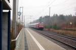 101 005 schiebt einen IC von Leipzig Hbf kommend am 01.12.08 durch Burgkemnitz.