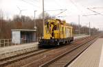 Gleich einen Tag spter, am 08.03.09 traf ich dann noch dieses Oberleitungsmontagefahrzeug im Bahnhof Burgkemnitz. Es waren die Tage der Gleisbaumaschinen.