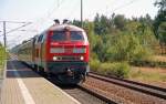 218 191 der S-Bahn Stuttgart zieht am 14.07.10 den Stuttgarter 420 909 durch Burgkemnitz Richtung Bitterfeld.