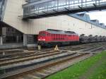 BR 232 mit einem Militerzug in Chemnitz Hbf