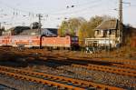 BR 143 355-6 fhrt am morgen des 30.10.2010 am STW VI(?) des Chemnitzer-Hbf.