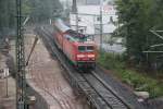 Nachschu auf 143 033-9, welche die aktuelle Baustelle am sdlichen Teil des Chemnitzer Hbf.