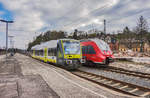 VT 650 780 fährt als ag 84580 (Marktredwitz - Bad Rodach) aus dem Bahnhof Coburg aus.
Rechts daneben steht 442 605.
Aufgenommen am 8.4.2017.