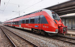 442 275 als RE 4804 (Bad Staffelstein - Sonneberg (Thür) Hbf), am 21.3.2016 beim Halt im Bahnhof Coburg.