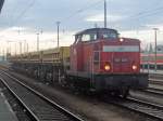 Die 106 005 der ITL mit einen Zug aus Selbstentladewagen im Bahnhof Cottbus am 11.1.08.