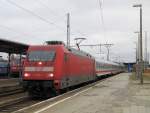 101 128-7 hatte am 13.03.2012 die Aufgabe den EC 248  Wawel  nach Hamburg-Altona zu schaffen. Hier sieht man den Zug bei der Ausfahrt aus dem Bahnhof Cottbus.