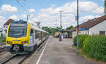 Am 29.5.20 hatte sich gelb-weiß schon weitgehend durchgesetzt: Der Go-Ahead ET 9.10 hatte in Crailsheim auf Gleis 1 corona-gerecht alle Türen geöffnet.
