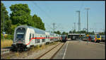 Full house in Crailsheim: Steuerwagen voraus steht der Ersatz-IC 2916 von Nürnberg nach Karlsruhe mit DB 147 580-5 auf Gleis 2, auf Gleis 3 & 4 warten DB Regio Westfrankenbahn-Desiros auf Abfahrt