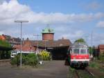 Ein EVB Lint mit einem Zug Richtung Bremerhaven und ein RE Richtung Hamburg am 14.05.2006 in Cuxhaven