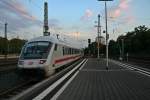 61 80 80-91 103-4 am Schluss des IC 2385 nach Karlsruhe Hbf am Abend des 06.09.13 beim Verlassen des Darmstadter Hauptbahnhofs.