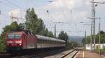 143 145 hat mit ihrer regionalbahn Einfahrt in Denzlingen. Der Zug fuhr wegen der Bauarbeiten nur bis Schliengen. August 2014.