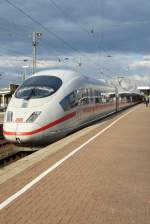 Ein ICE3 nach Mnchen Hbf steht hier am 19.08.2013 im Dortmunder Hbf.