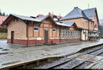 Blick auf das Empfangsgebäude des Bahnhofs Drei Annen Hohne der Harzer Schmalspurbahnen GmbH (HSB) bei regnerischem Wetter.
[2.2.2020 | 14:16 Uhr]