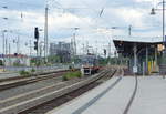 Der Bahnsteig 2 mit Blick Richtung Pirna, am 09.06.2020 in Dresden Hbf.