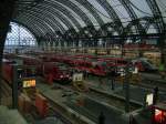 Volle Htte im unteren Dresdener Hauptbahnhof am 09.08.2007 um 7.00 Uhr. 