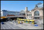 Blick Auf Den Bahnhofsvorplatz Mit Doppelhaltestelle Bus Und Tram Und EC 'Vindobona' Nach Wien-Sdbahnhof Bstg.1-9 25.08.07
